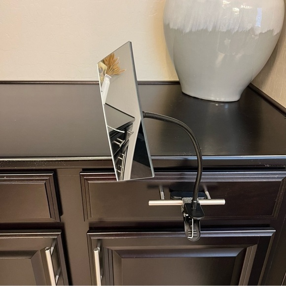 Convex mirror with adjustable head, clip on, easy to use for content creators - Picture 9 of 16